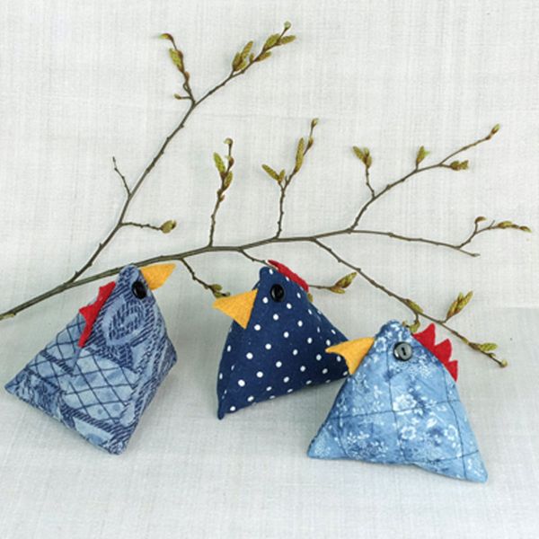 Drei verrückte Hühner für Ihre Osterdekoration - 11 x 11 x 11 cm Blaudruck Beletage