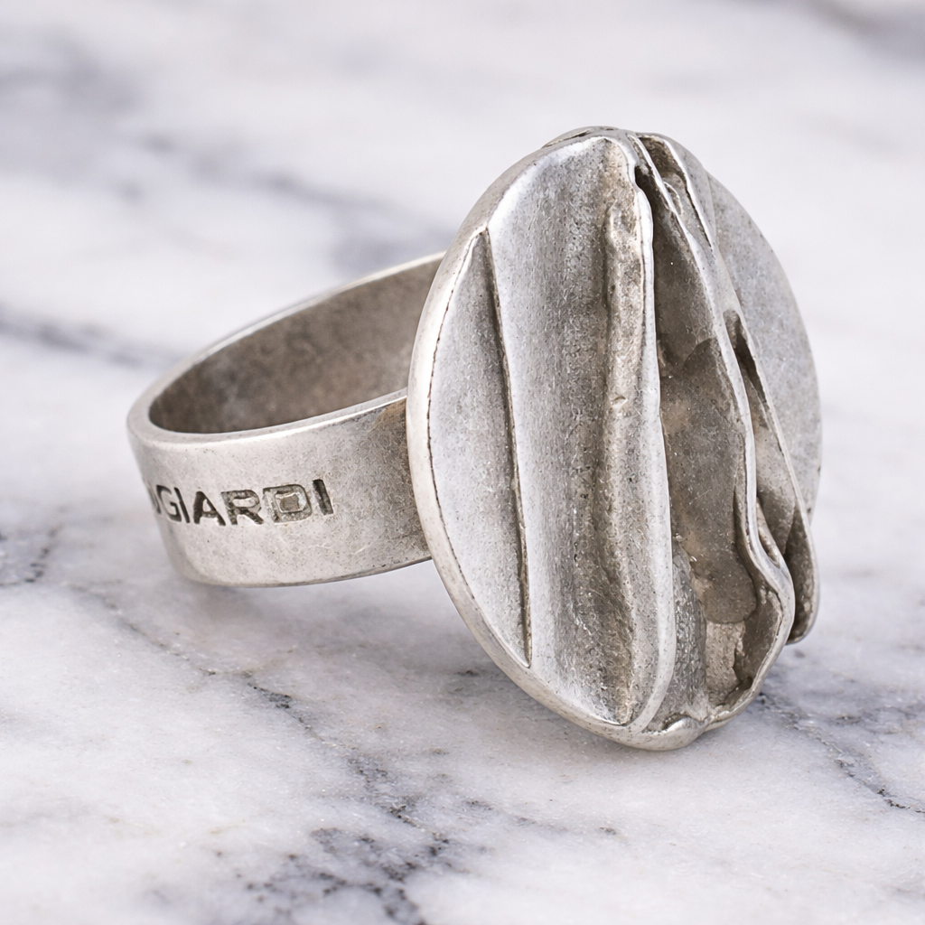 altsilber Ring mit Faltenoptik