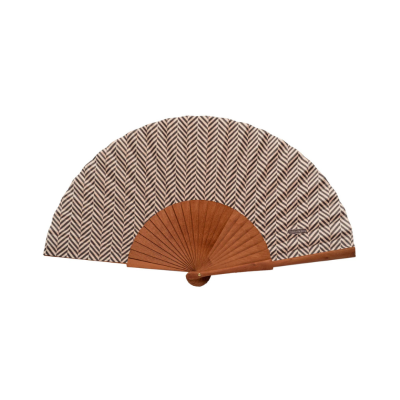 Handfächer mit Fischgrätmuster braun