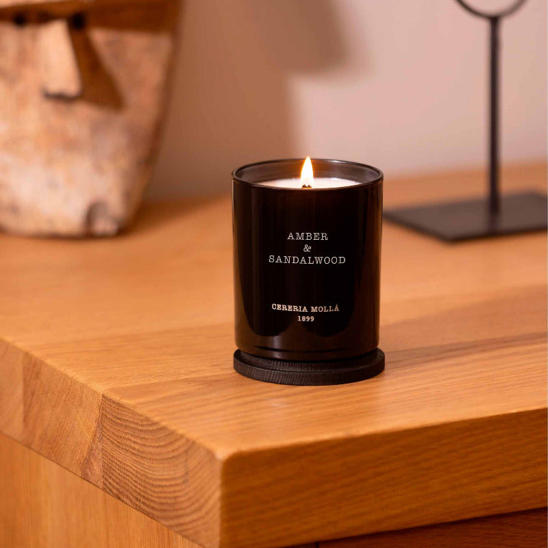 Duftkerze Amber and Sandalwood Ambiente
