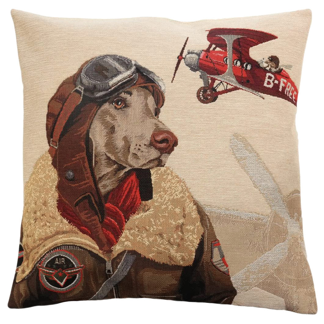 Gobelinkissen mit einem Weimaraner in der Uniform der RAF vor einem Flugzeug mit großem Sternmotor am Himmel ein Doppeldecker mit der Kennung B-FREE
