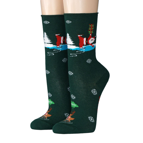 grüne Socken mit Weihnachtsmann auf Schlittschuhen