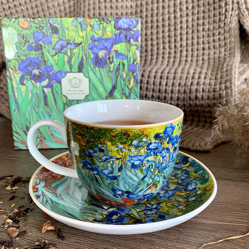 Tee und Kaffetasse mit Iris Schwertlilien mit Geschenkkarton