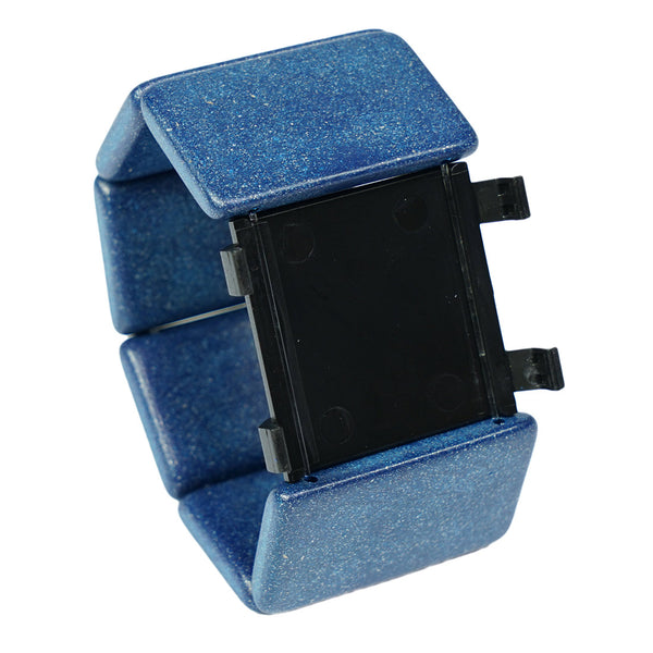 Stamps blaues Tetraarmband aus 75% recycelten Tetraverpackungen